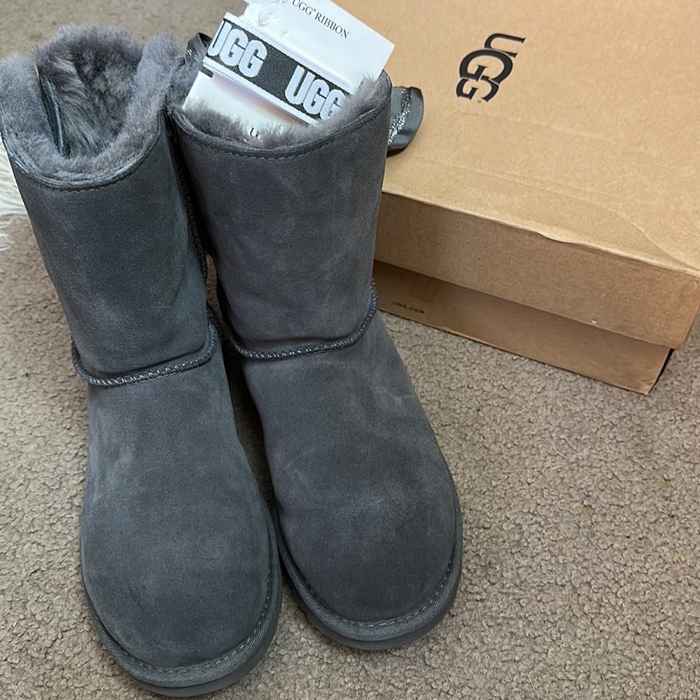Customizable Bailey Bow 2 Ugg - image 2